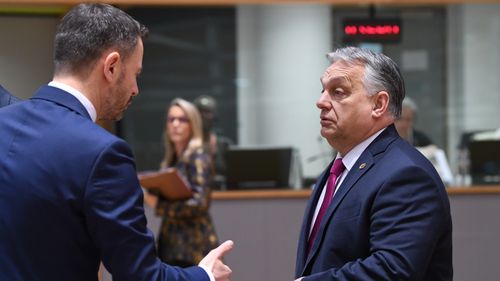 Viktor Orban își numește adversarii în timpul unei reuniuni Fidesz: Biden și administrația americană, birocrații de la Bruxelles și miliardarul George Soros / Orban a declarat că Soros ar fi scris cu ani în urmă că ”țările din Europa Centrală ar trebui folosite ca proxy pentru un război împotriva Rusiei”