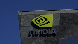 Nvidia anunță pierderi de miliarde din cauza tarifelor impuse de Trump pentru cipurile H20 vândute în China