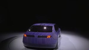 VIDEO BMW prezintă un prototip de mașină care își poate schimba culoarea