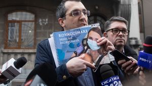 DOSARUL VACCINURILOR Vlad Voiculescu a ajuns la DNA: "Nu numai că nu am semnat contractele, ci atunci când luau deciziile nici măcar nu mă informau. Nicio decizie importantă a domnului Cîțu nu era luată fără domnul președinte"