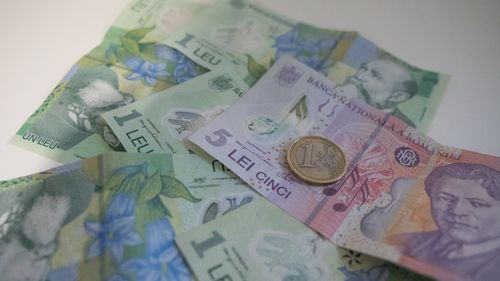 SURSE Edupedu.ro: Majoritatea județelor n-au primit sumele integrale pentru plata burselor școlare. Acestea ar urma să fie plătite parțial către elevi, joi