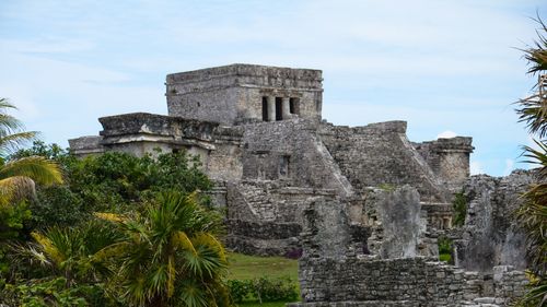 O barcă mayaşă, veche de 1000 de ani, a fost descoperită aproape intactă în Mexic