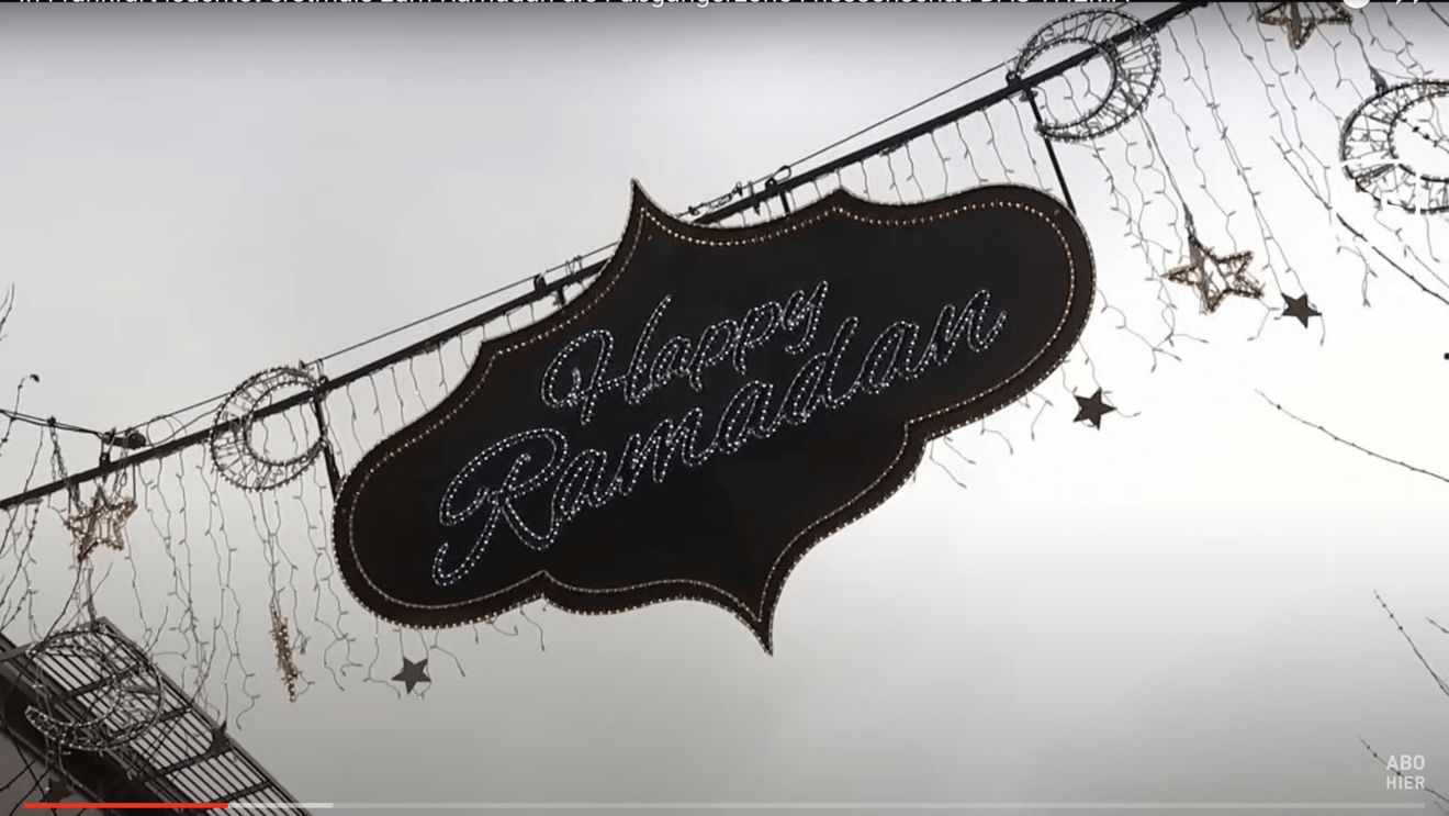 Orașul Frankfurt își aprinde luminile de sărbătoare pentru a celebra luna Ramadanului