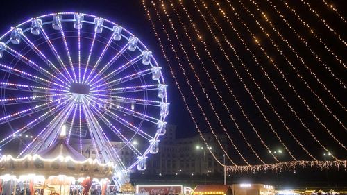 Nicuşor Dan: 1,2 milioane de bucureşteni şi turişti au vizitat Târgul de Crăciun din Piaţa Constituţiei