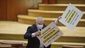 BREAKING Florin Roman a demisionat din funcția de ministru al Cercetării după scandalul diplomelor și al plagiatului