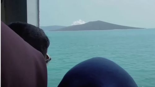 Indonezia: Erupția puternică a vulcanului Semeru i-a determinat pe locuitorii din apropiere să se refugieze