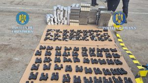 Un cetățean turc ar fi încercat să introducă în țară, prin vama Calafat, peste 100 de pistoale, încărcătoare şi 60.000 de ţigarete / Armele urmau să ajungă în Germania / Bărbatul a fost reținut
