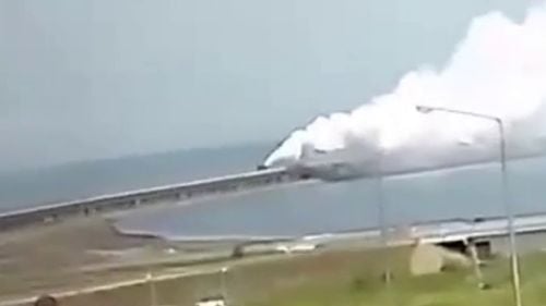 Serviciile secrete britanice: Rusia a efectuat exerciții pentru a camufla cu o perdea de fum podul din Crimeea