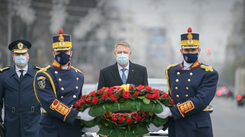 Președintele Iohannis acuză, în mesajul de Ziua Victoriei Revoluției, ”infama incapacitate a statului de a-i trage la răspundere pe cei vinovați pentru represiunea sângeroasă”