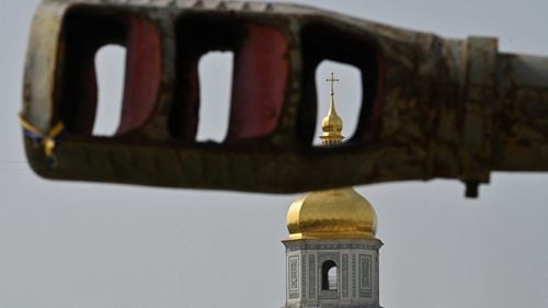 Nicolae Ciucă: Va trebui probabil să trăim ani de zile cu o Rusie agresivă în proximitate. Vom trăi în continuare cu ameninţări hibride  / ”România va avea cea mai mare fabrică de pulberi din Europa”