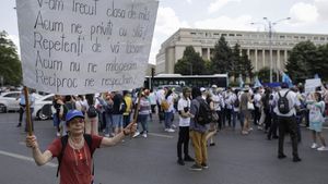 OFICIAL Sindicatele din Educație continuă greva: Nu ne-ați convins că, după încheierea grevei, veți investi cu adevărat în educație. Nu v-ați asumat printr-un act normativ că, odată cu apariția noii legi a salarizării, salariul profesorului debutant va fi cel puțin egal cu salariul mediu pe economie