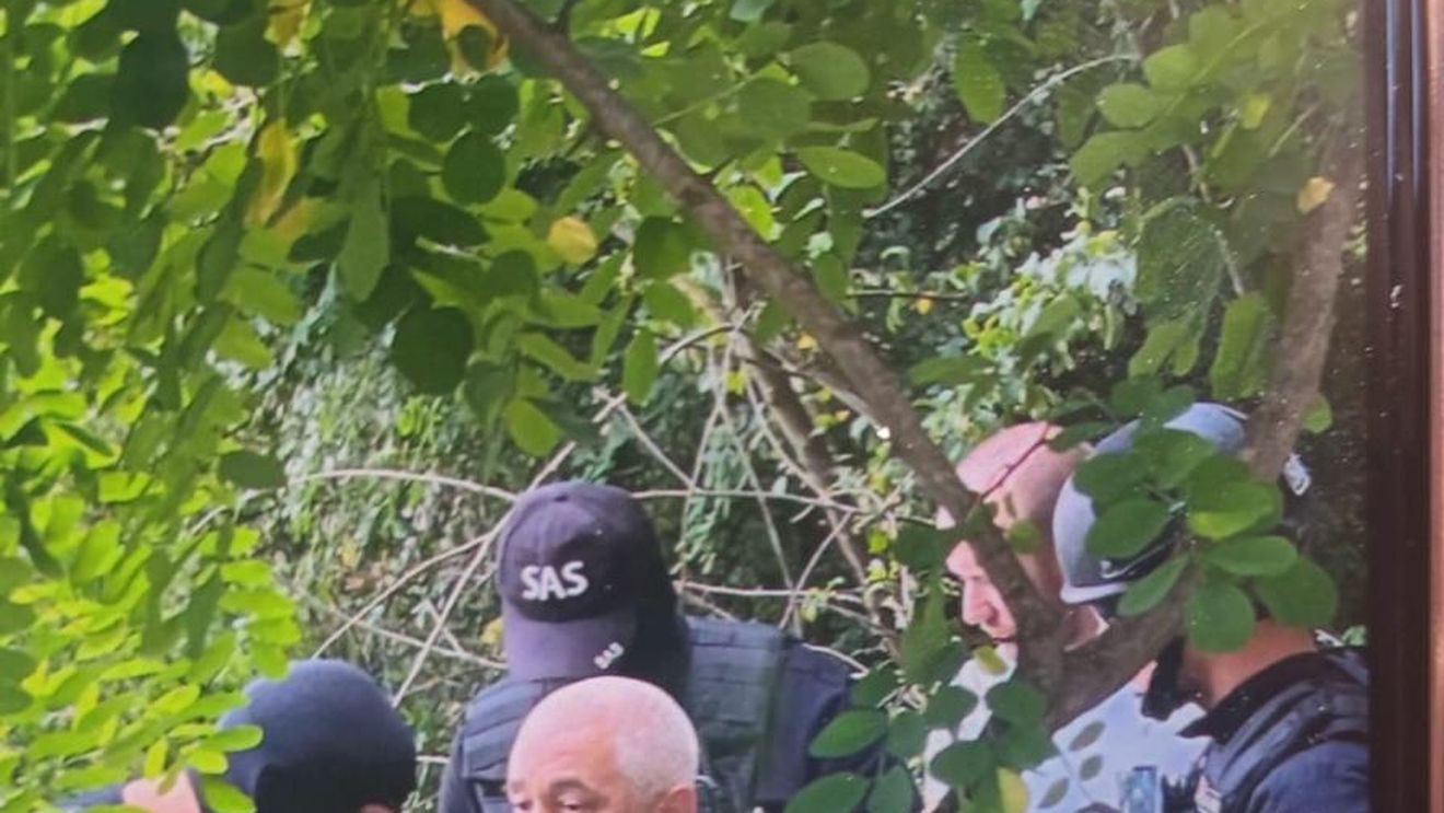 Pistolarul din Gorj a fost prins de polițiști, pe un câmp - surse