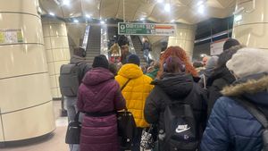 Scări rulante oprite luni întregi la Eroilor 2: Metrorex nu a aplicat penalități constructorului. Piesele au venit din China