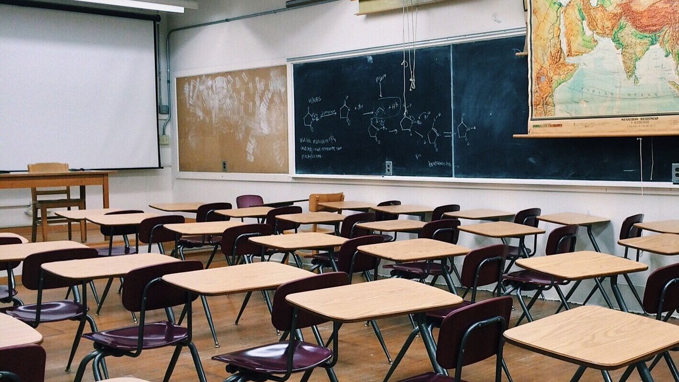 DOCUMENT PSD a închis 252 de școli anul acesta școlar. Florin Roman (PNL): Deși au negat acest lucru, PSD și Dăncilă au închis școli și grădinițe