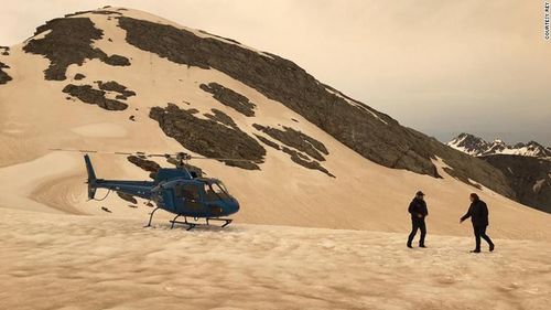 Gheţarii din Noua Zeelandă au căpătat o nuanţă maronie din cauza incendiilor din Australia