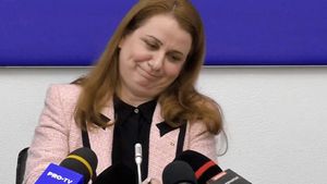 Bursele de merit „Ligia Deca” pentru medii școlare de 1, 2, 3 și 4 nu vor mai fi acordate din septembrie 2024. Dispar cele peste 8.500 de burse de merit pentru medii sub 5, pentru care elevii încasează anul acesta 450 de lei pe lună dintr-o gafă a ministrului
