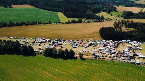 Techno party în Cehia cu peste 2000 de participanți în ciuda restricțiilor / În țară, numărul de infectări cu Covid - 19 este în creștere