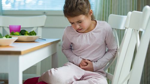 EXCLUSIV Medic: „Copiii din ziua de azi mănâncă pe fugă” / Cel puțin 50% dintre copiii cu dureri abdominale funcționale au niveluri ridicate de anxietate