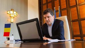Primarul Nicuşor Dan anunță că a avut o întâlnire online cu ambasadorii ţărilor membre UE. Discuțiile s-au axat pe experienţe de succes în ce priveşte gestionarea traficului rutier, a poluării sau a termoficării