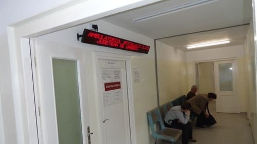 Cum ajung banii spitalelor sărace la firme de plimbat hârtii și dat ”sfaturi utile”. Metoda contractului de consultanță
