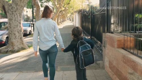 Tot mai mulți români se întorc acasă din Diaspora. Numărul copiilor cu părinți plecați peste hotare a scăzut în ultimii ani