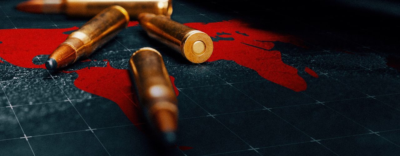 EXCLUSIV | O firmă de armament deținută de o bistrițeancă de 75 de ani și un colonel din Poliție a avut în 2024 un profit de șase ori mai mare decât compania de stat Romarm / Ce firme private fac afaceri de succes cu armament, cu ajutorul celor de stat