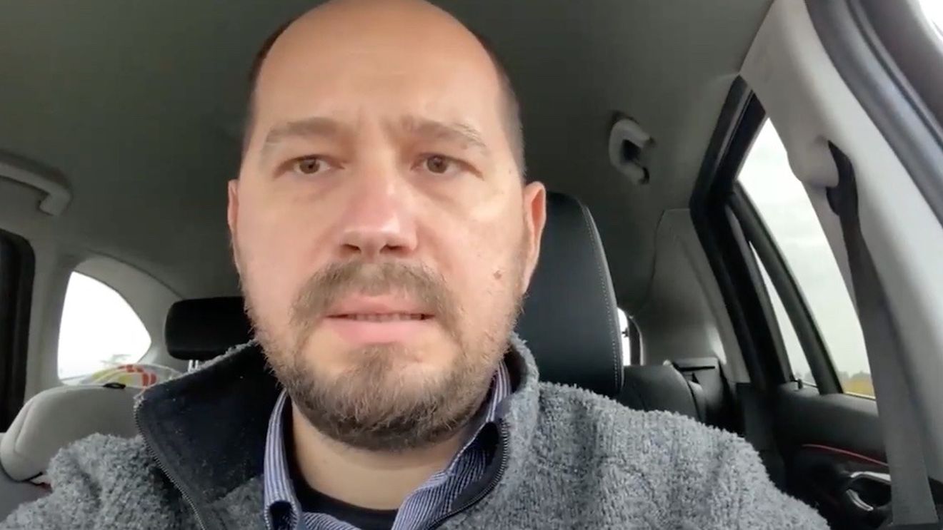 VIDEO Florin Puflea, medic specialist ATI în Italia: ”Am auzit că dacă te vaccinezi, te transformi în reptilă. Eu m-am vaccinat în ianuarie și după cum vedeți, nu m-am transformat”
