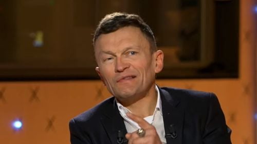 Poetul Sylvain Tesson divizează clasa politică și lumea culturii din Franța: “Icoană literară a extremei drepte” pentru stânga, apărat în numele libertății de exprimare de dreapta