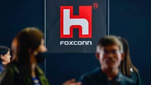 Taiwanezii de la Foxconn raportează venituri record în primul trimestru, impulsionate de cererea puternică pentru AI, şi avertizează asupra riscurilor geopolitice