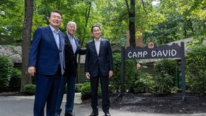 SUA, Coreea de Sud şi Japonia condamnă China şi convin să aprofundeze legăturile militare într-un summit fără precedent la Camp David