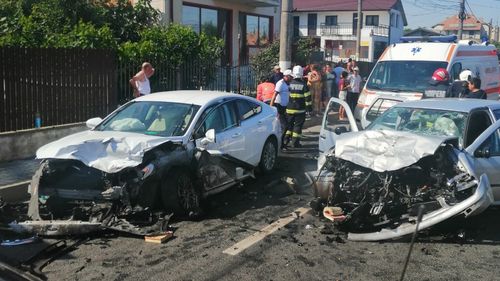 VIDEO UPDATE Accident pe litoral cu 8 victime, printre care un copil de un an și jumătate/ Unul dintre șoferi se afla în stare de ebrietate