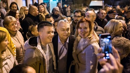 STUDIU Tot mai mulți tineri maghiari pleacă la studii în afara Ungariei / Transilvania și Cluj-Napoca devin opțiuni din ce în ce mai importante / Ungaria a devenit din nou țară de emigrare