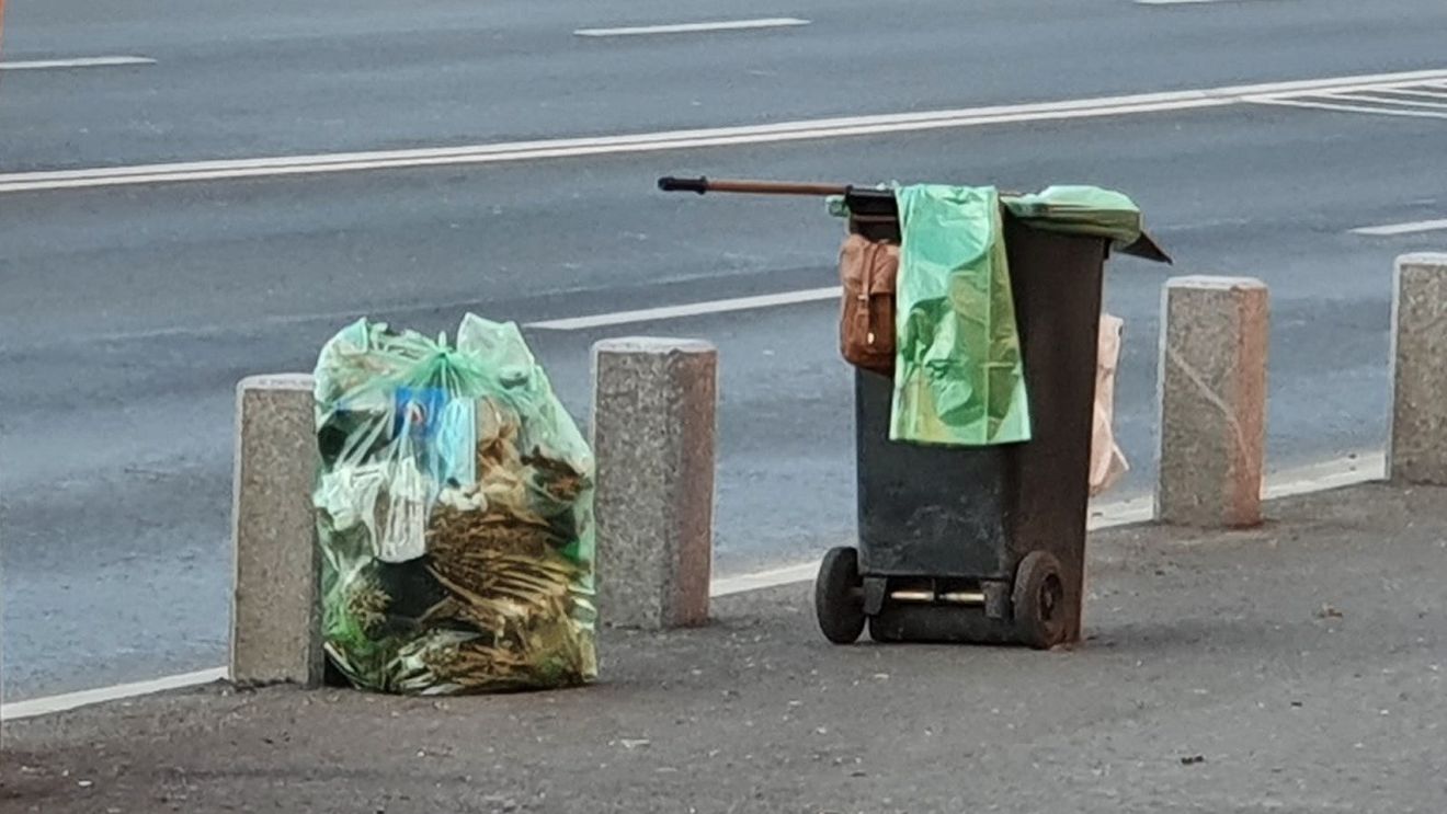 Poliția Locală a Capitalei a amendat cu 5.000 de lei Direcţia de Salubritate Sector 3, deoarece nu a măturat străzi din centrul Bucureștiului