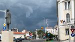 Cod galben de averse, descărcări electrice şi vijelii în cea mai mare parte a ţării, pe parcursul zilei de sâmbătă