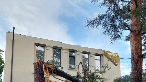 MAI anunţă o evaluare tehnică şi administrativă rapidă pentru a identifica exact cauzele avariilor produse de furtuna de joi la o clădire a Academiei de Poliţie / Sindicatul Europol: Efecte ale unui sistem putred