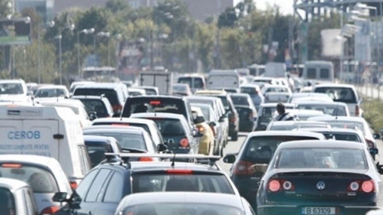 Aglomeraţie pe DN 1 în zona staţiunilor de pe Valea Prahovei