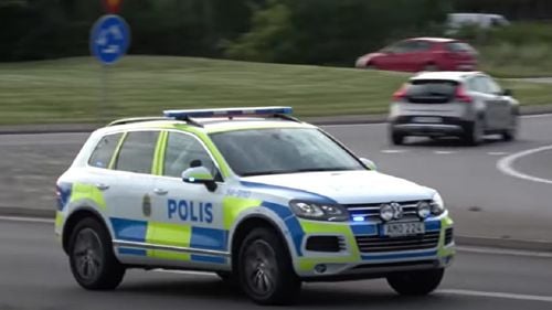 Un bărbat a atacat opt ​​persoane cu o „armă ascuțită”, într-un oraș din Suedia / Poliția tratează incidentul ca un posibil atac terorist