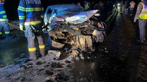 UPDATE FOTO Accident rutier produs între două autoturisme, cu șapte ocupanți, pe DJ 106,  între localitățile Dobârca și Poiana Sibiului / O persoană a decedat / Planul Roșu de Intervenție a fost dezactivat