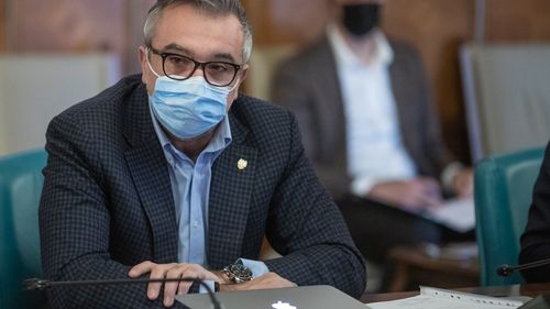 Ministrul Culturii, testat pozitiv la COVID-19: ”M-am izolat imediat” / Va lucra în regim de telemuncă până luni