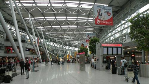 Testul pentru coronavirus devine obligatoriu începând de duminică la sosirea pe aeroporturile din Germania