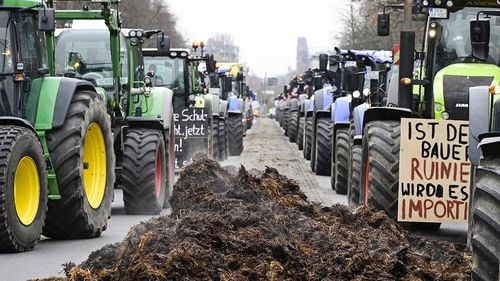 Tractoarele revin la proteste în Bruxelles, gata să mărșăluiască împreună cu ultra-dreapta / Sunt așteptate peste 5000 de vehicule agricole, inclusiv din România