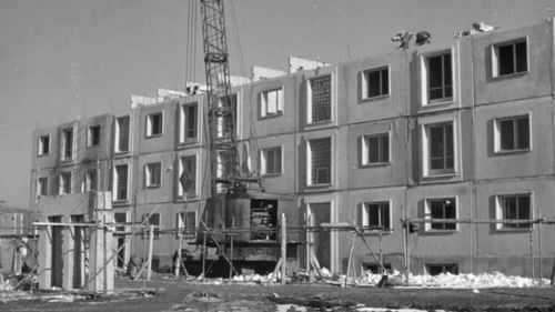 Apartamentele din blocuri din plăci prefabricate, extrem de căutate pe piața imobiliară din Sibiu / ”Mulți consideră că cele vechi sunt construite mai bine”