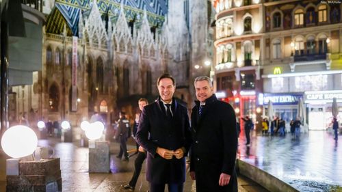 "Suntem uniţi în obiecţia noastră faţă de extinderea Schengen în acest moment", a declarat cancelarul austriac Karl Nehammer, după întâlnirea cu premierul olandez Rutte, la Viena