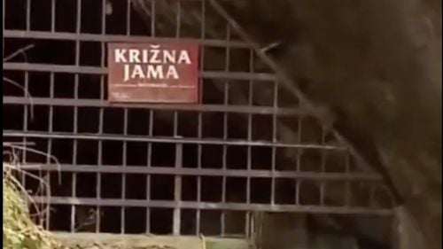 Cinci persoane au rămas blocate într-o peșteră din Slovenia, după o ploaie torențială