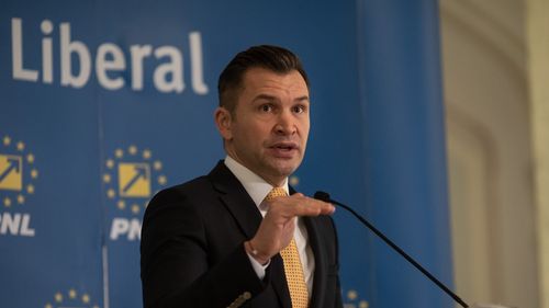 Ionuţ Stroe, PNL: Prima noastră opţiune ar fi să formăm un guvern de dreapta. Noi sperăm ca toate celelalte partide care vor reuşi să facă pragul în zona de dreapta să se poată alătura PNL şi împreună să construim această guvernare