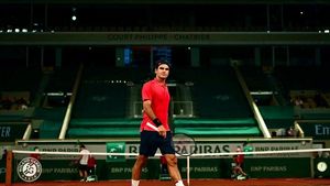 Roger Federer revine pe teren la Shanghai pentru un meci de dublu cu vedete