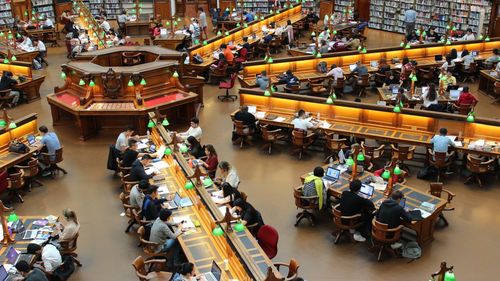 Fuziune majoră în învățământul superior britanic: King’s College din Londra și Cranfield University vor funcționa împreună din 2027