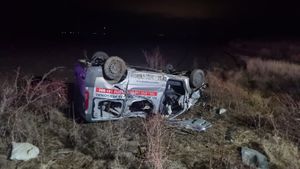 Un microbuz s-a răsturnat în şanţ, în localitatea Corbii Mari din Dâmbovița. O persoană a murit. Alți răniți au fost transportați la spital. A fost activat planul roșu de intervenție