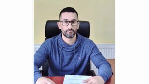 Viceprimar PNL din Caraş-Severin, ridicat de Interpol / Era dat în urmărire generală, în SUA / Ar fi fraudat sute de victime în Louisiana şi în alte state cu peste un milion de dolari
