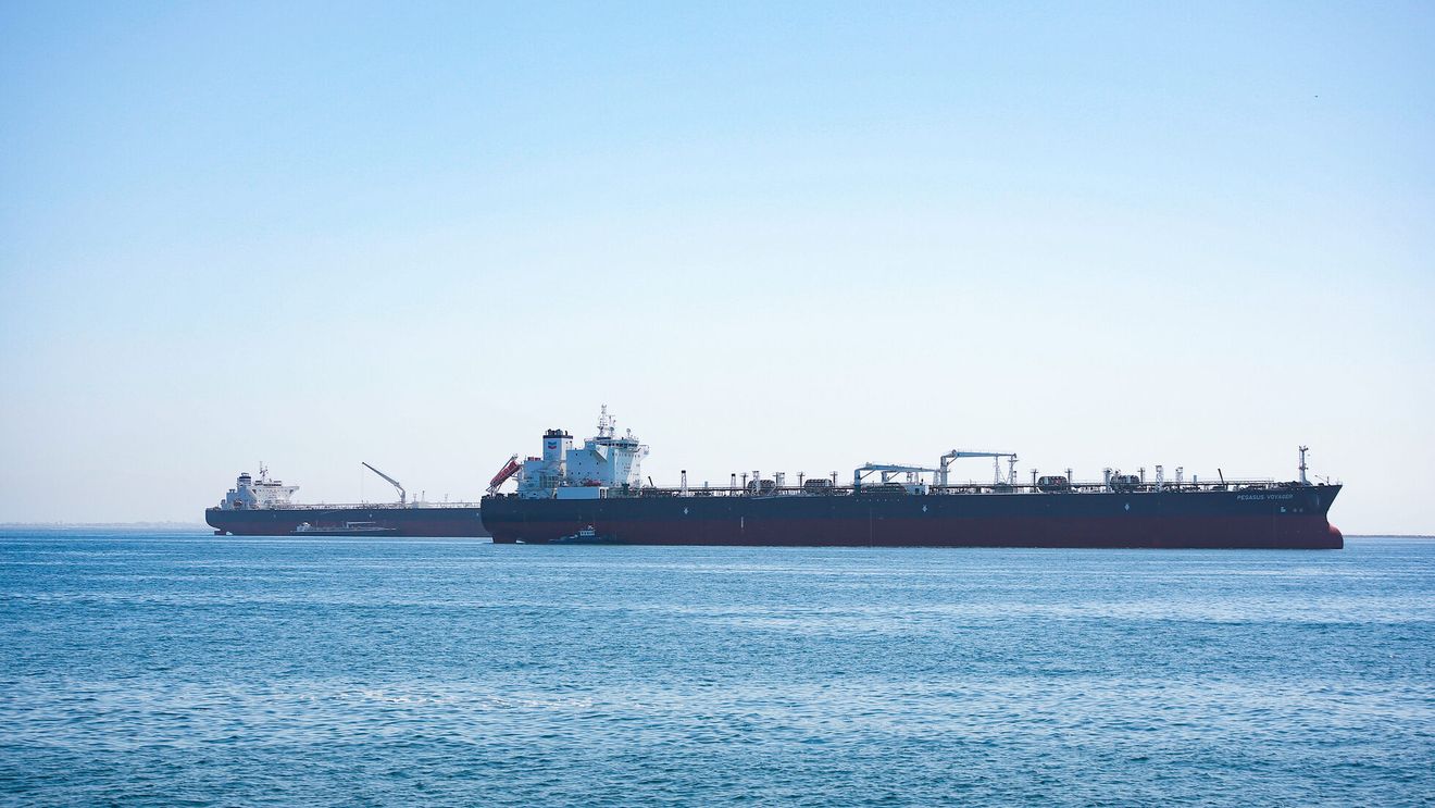 Ucraina cere UE să acţioneze „fizic” împotriva petrolierelor din flota-fantomă a Rusiei